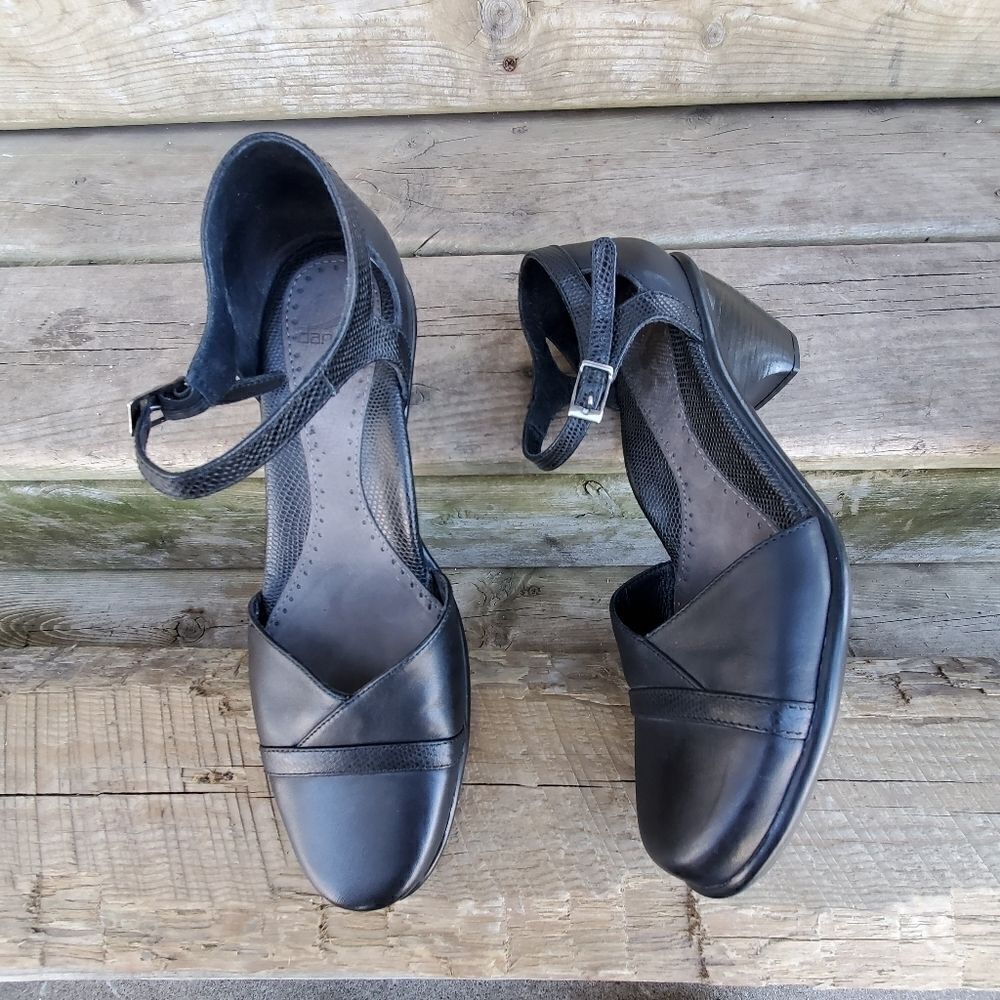 Dansko Roxy Black Leather Buckle Strap Heeled Mary‎ Jane Comfort Clogs 38